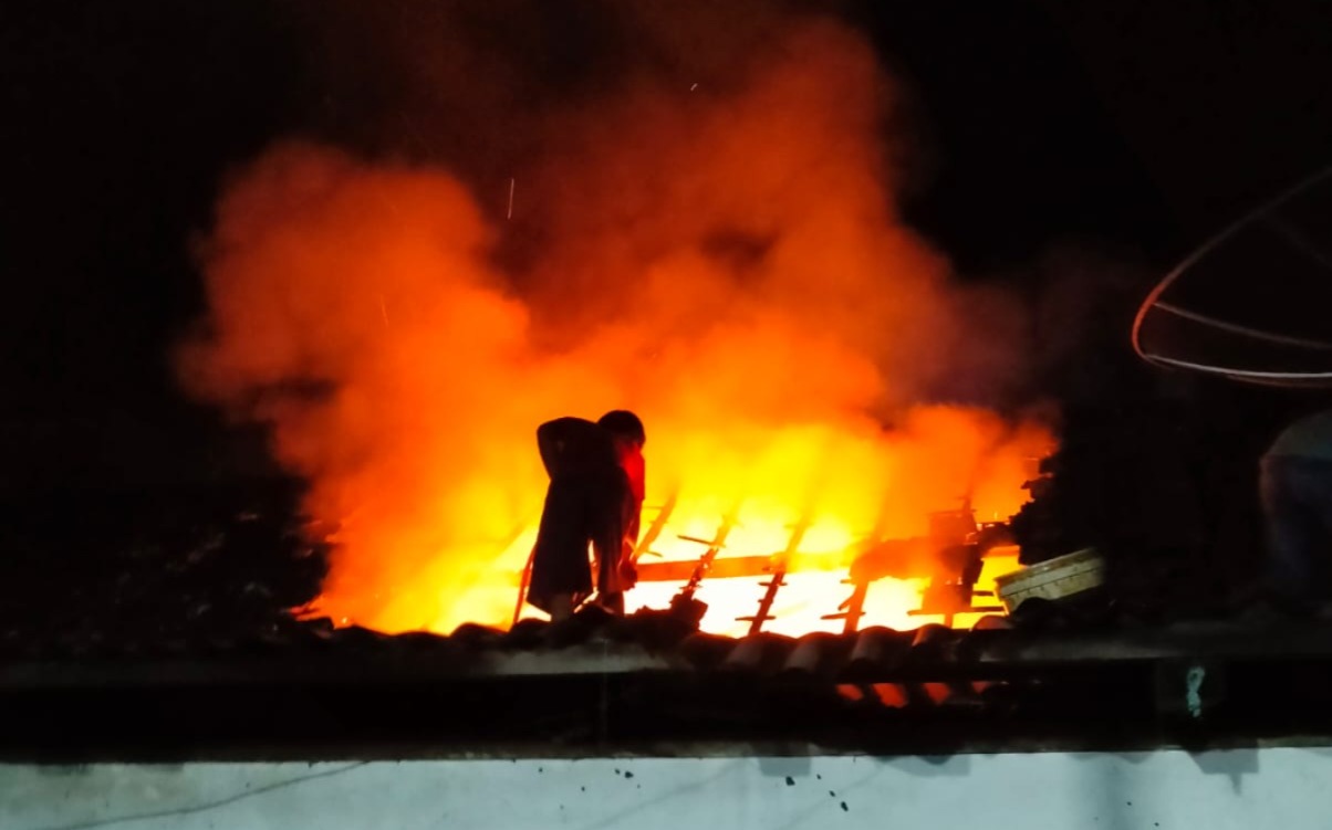 Gegara Anak Mainkan Korek Api, Pasutri di Lubuklinggau Nyaris Tewas Terjebak dalam Rumah 