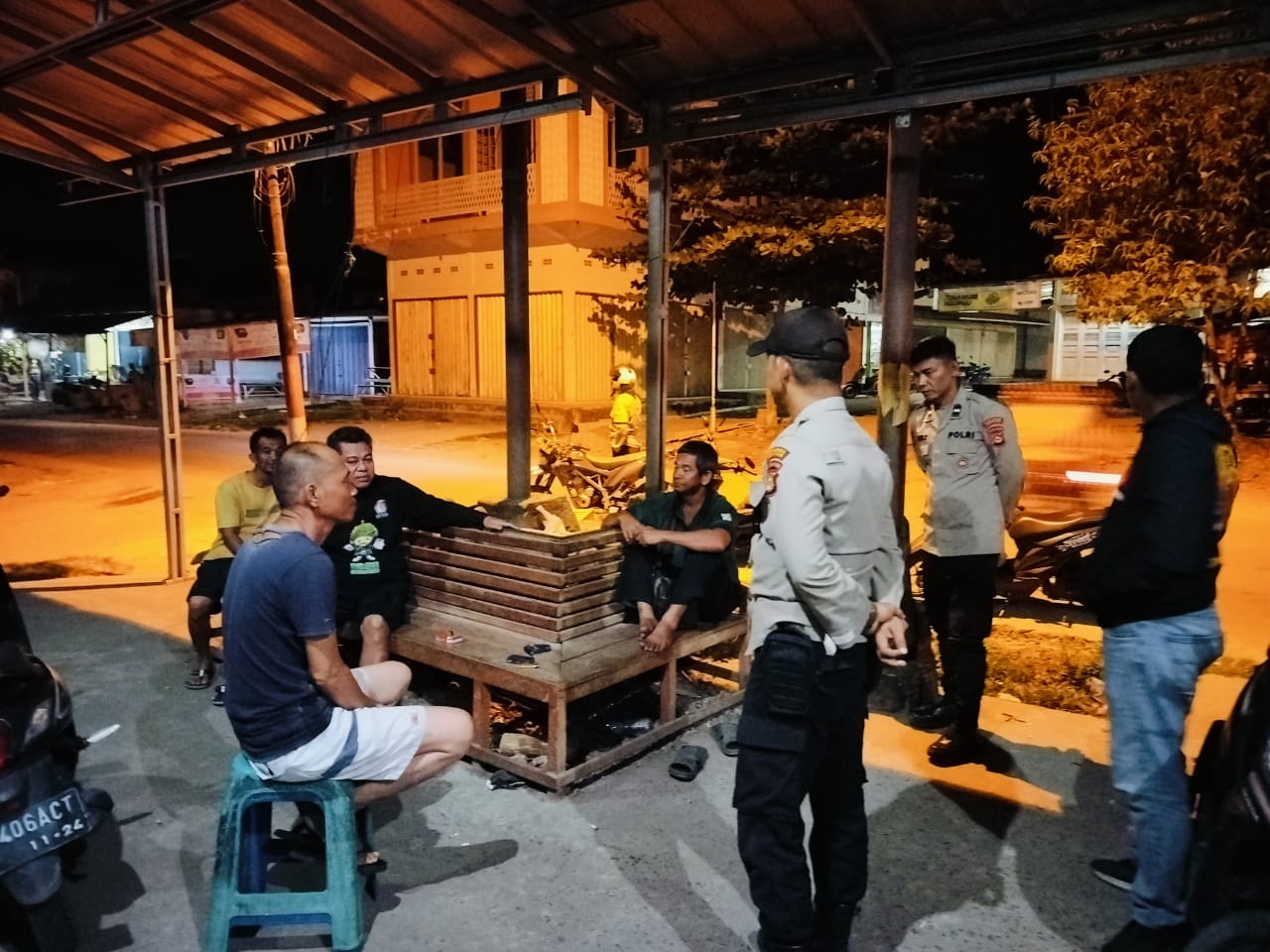 Patroli Malam di Titik Rawan, Polsek Tanjung Batu Ogan Ilir Imbau Warga Hindari 3C, Balap Liar & Judi Online
