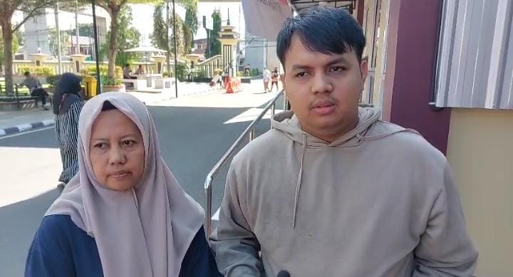 Temui Ayah Niat Berunding Jual Mobil, Ibu dan Anak di Palembang Malah Diacungkan Parang 