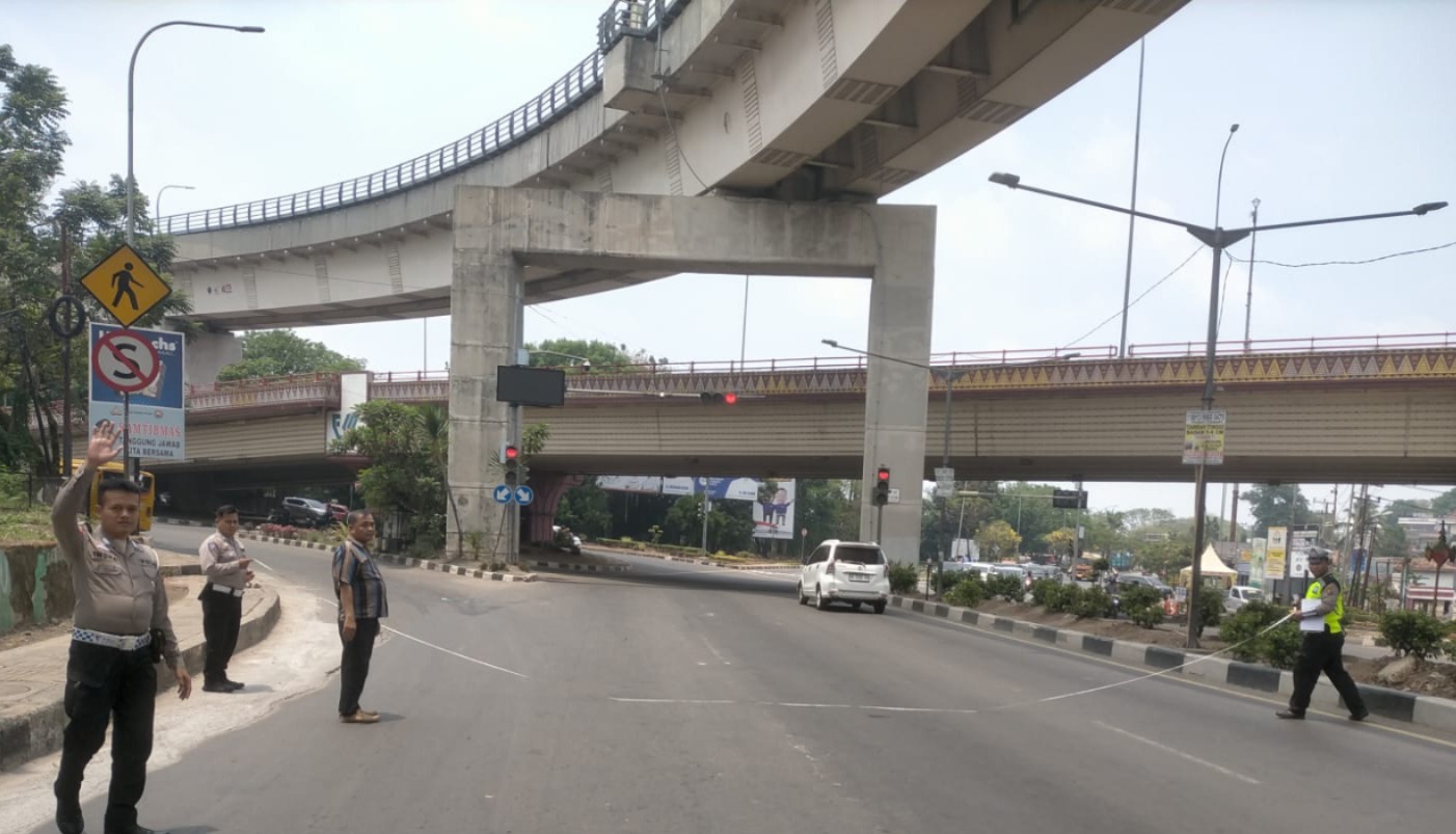 Bus Koperasi Tabrak Motor di Simpang Flyover Bandara, Kaki Pengendara Wanita Remuk