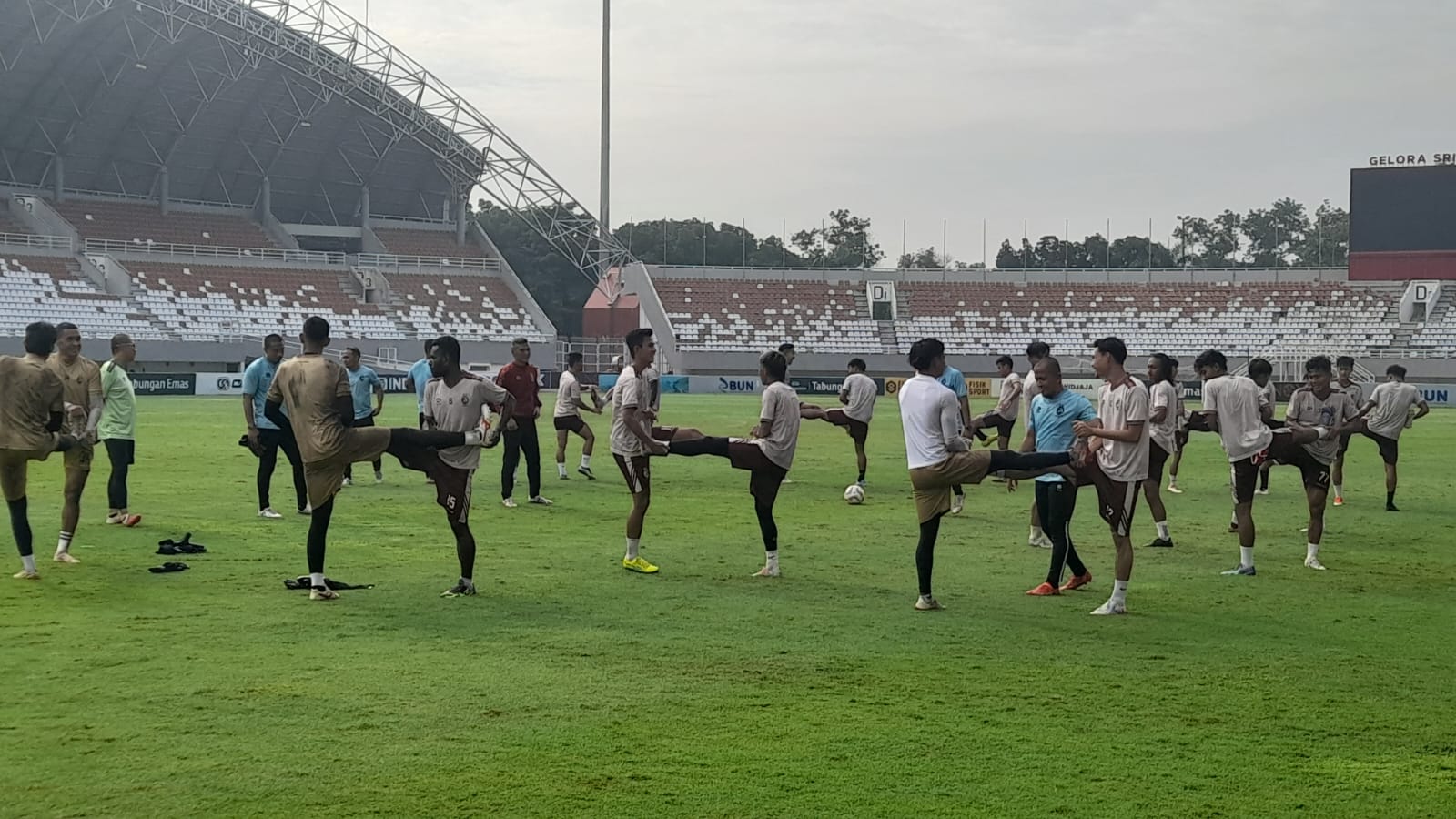 Desak Managemen Bayarkan Gaji Pemain, Hendri Susilo Sebut Syarat Mutlak Sriwijaya FC Bertahan Liga 2 