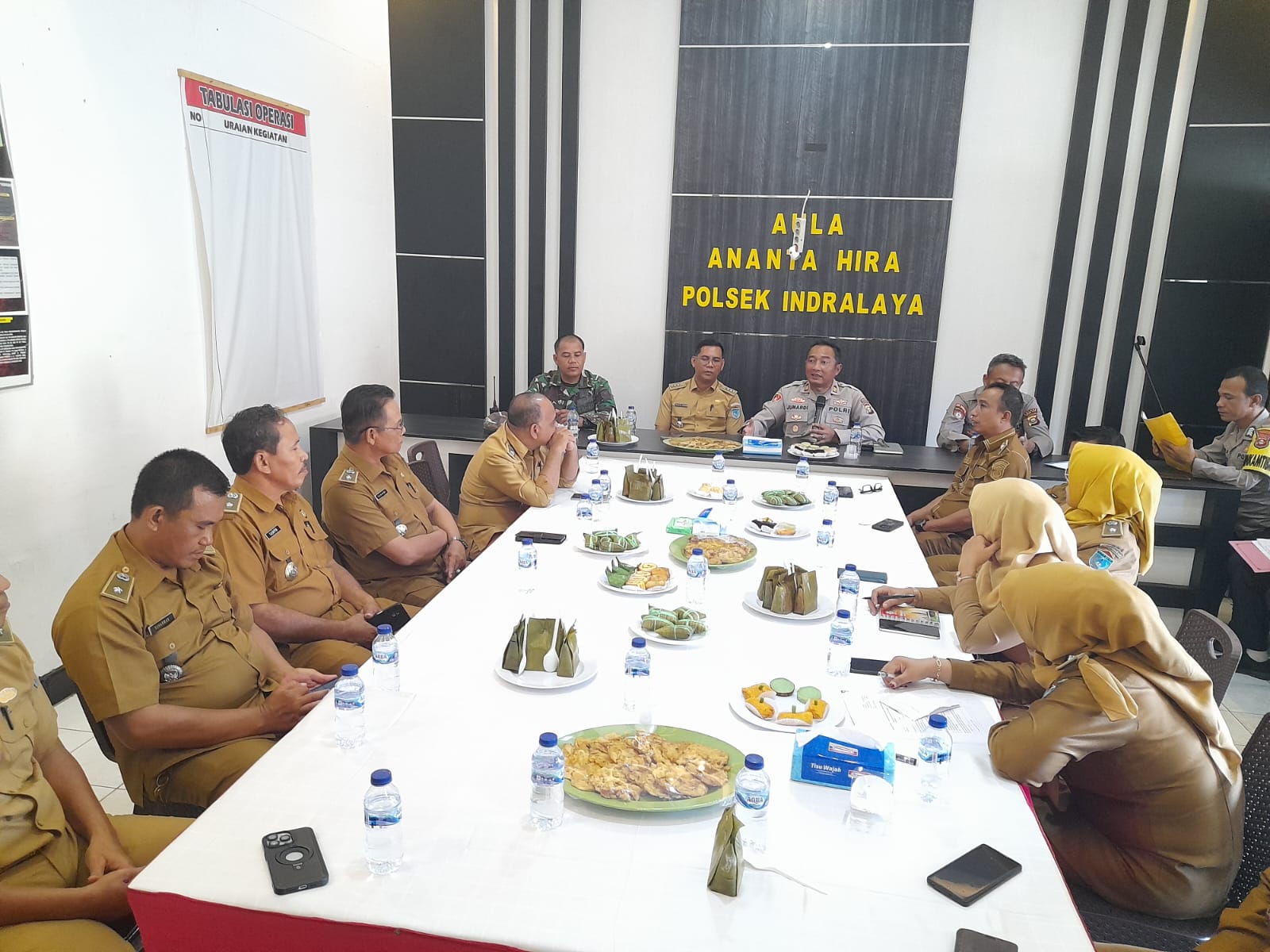 Tanggulangi Karhutla di Wilayahnya, Polsek Indralaya Ogan Ilir Gelar Rakor Bersama TNI & Seluruh Kades