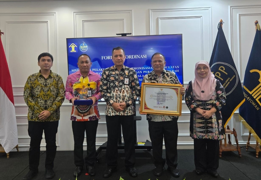 Kanwil Kemenkum Sumsel Dinobatkan sebagai Terbaik I Legislasi Daerah 2025