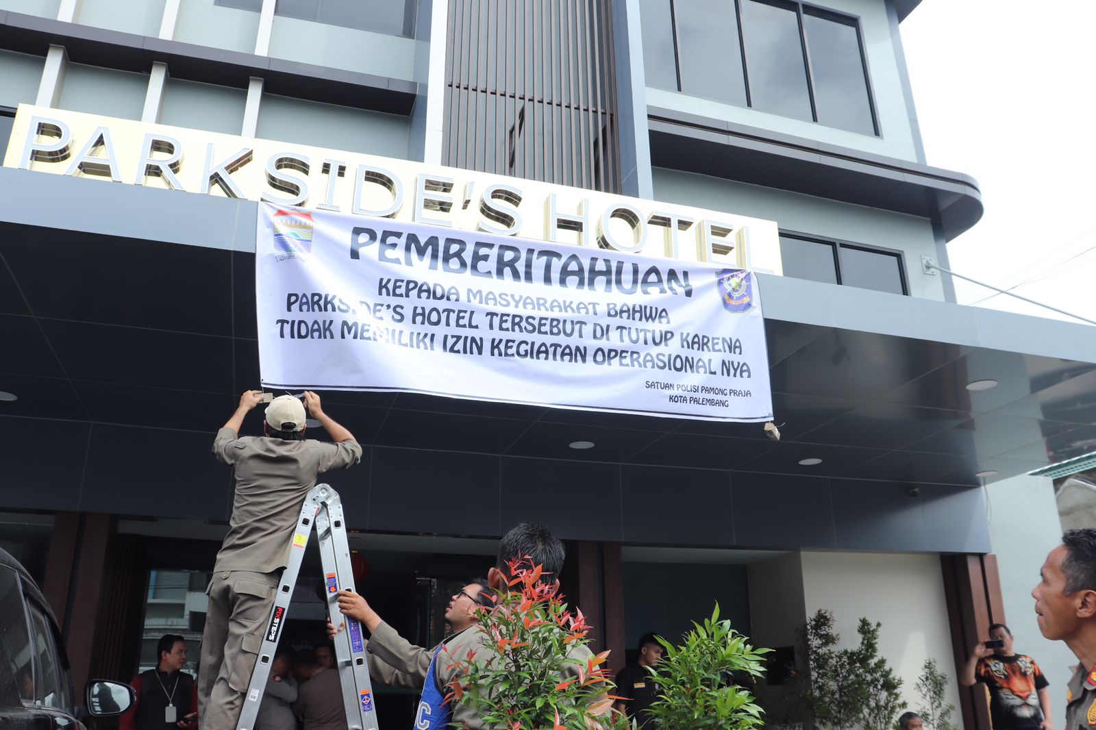 Parkside Hotel Palembang Disegel hingga Selesaikan Perizinan, Warga Diharap Laporkan Jika Masih Operasional 