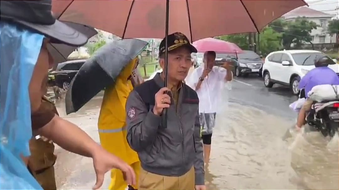 Curah Hujan Palembang Selasa Pagi Tinggi, Ratu Dewa Gercep Tinjau ke Lokasi Ini