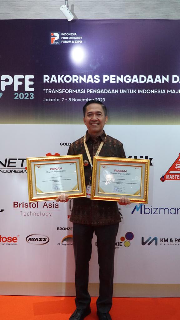 PJ Wako Palembang, Ratu Dewa Terima 2 Penghargaan Tingkat Nasional