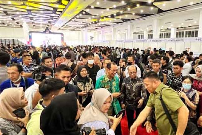 Pengangguran di Kota Palembang Sudah Kronis, Job Fair di PTC Membeludak Hingga Pakai Sistem Buka Tutup Segala 