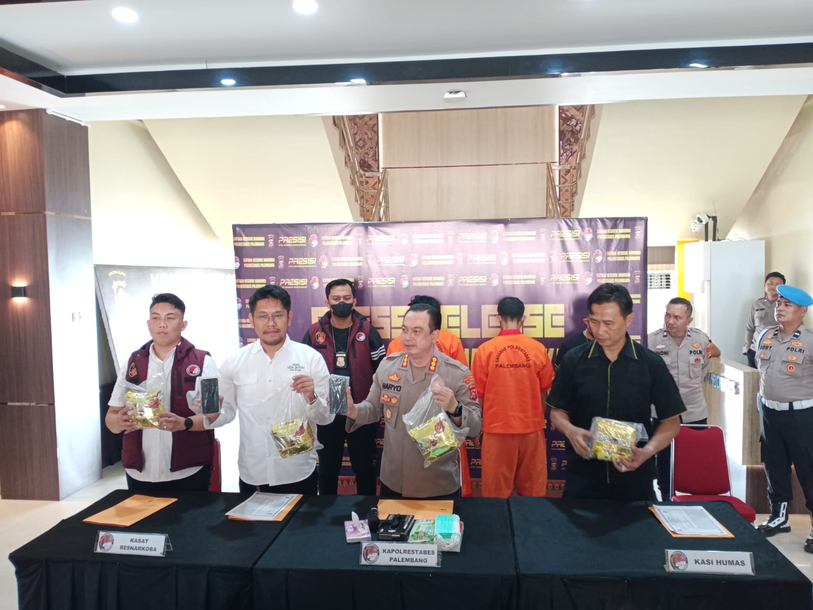 Menginap di Kamar Hotel 212 di Palembang, 2 Warga Aceh Kedapatan Bawa 4,1Kg Narkoba Jenis Sabu 