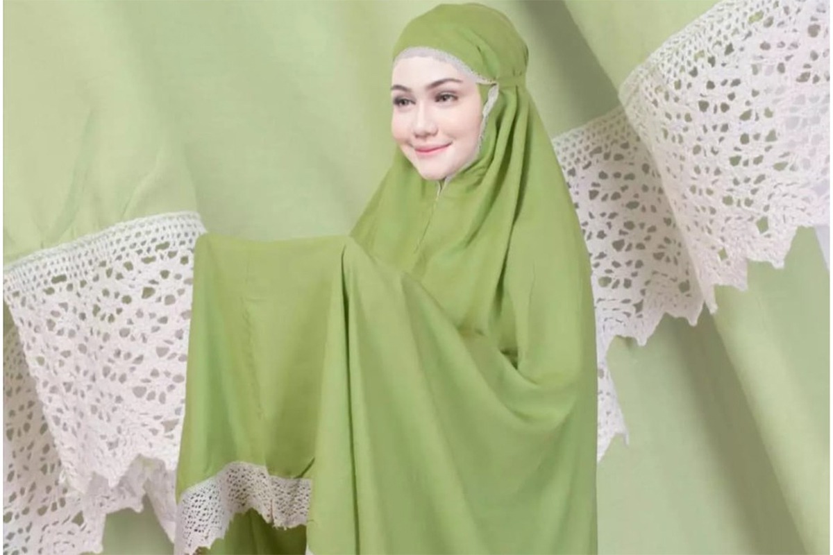 Sambut Ramadan dengan 6 Mukena Terusan Terbaru, Paling Stylish!