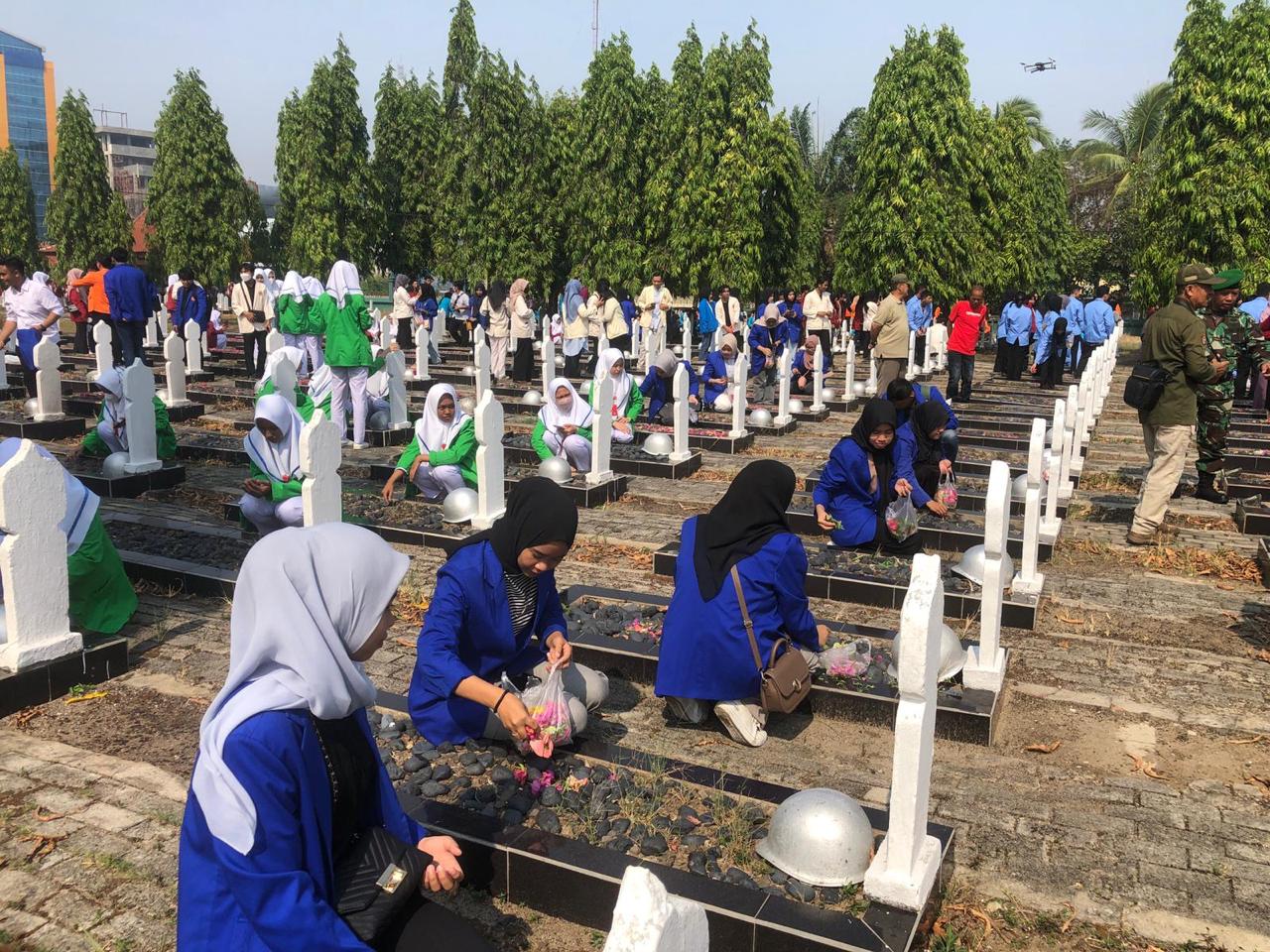UBD Palembang-Kodam 2 Sriwijaya Peringati Hari Sumpah Pemuda dan Tabur Bunga di TMP Ksatria Ksetra Siguntang