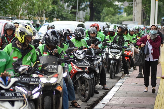 Kemenhub Tunda Kenaikan Tarif Ojek Online