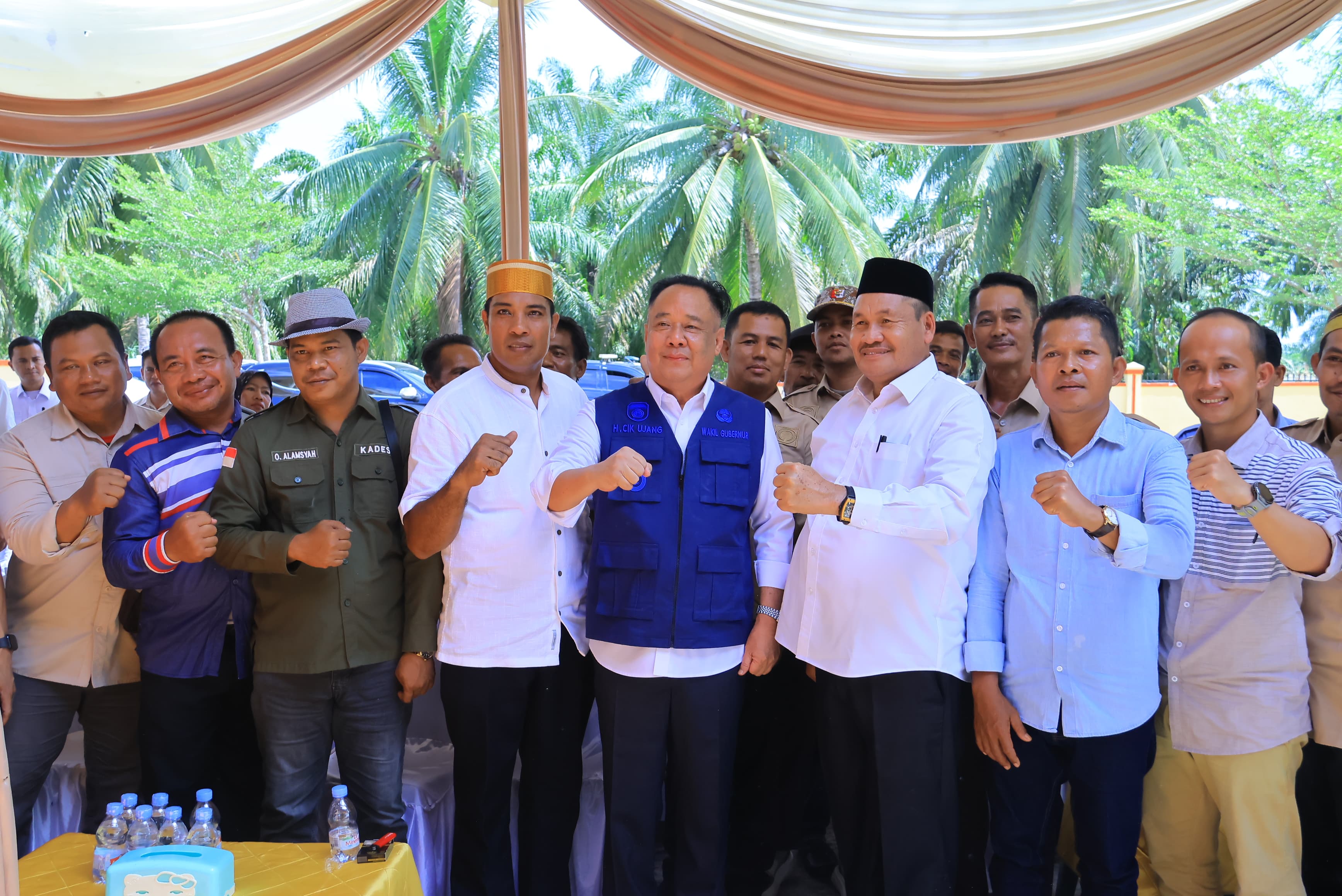 Penampakan Kedekatan Wagub Cik Ujang dengan Warga Banyuasin: Suasana Hangat