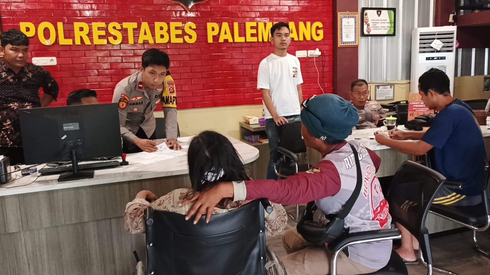 Cekcok Soal Buah Mangga Jatuh dari Pohon, IRT di Palembang Dikeroyok Pasutri, Wajah Diludahi Patah Gigi