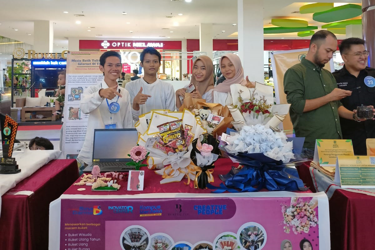 Program Inkubator Bisnis Universitas Bina Darma Mengikuti Management Day Expo 2025