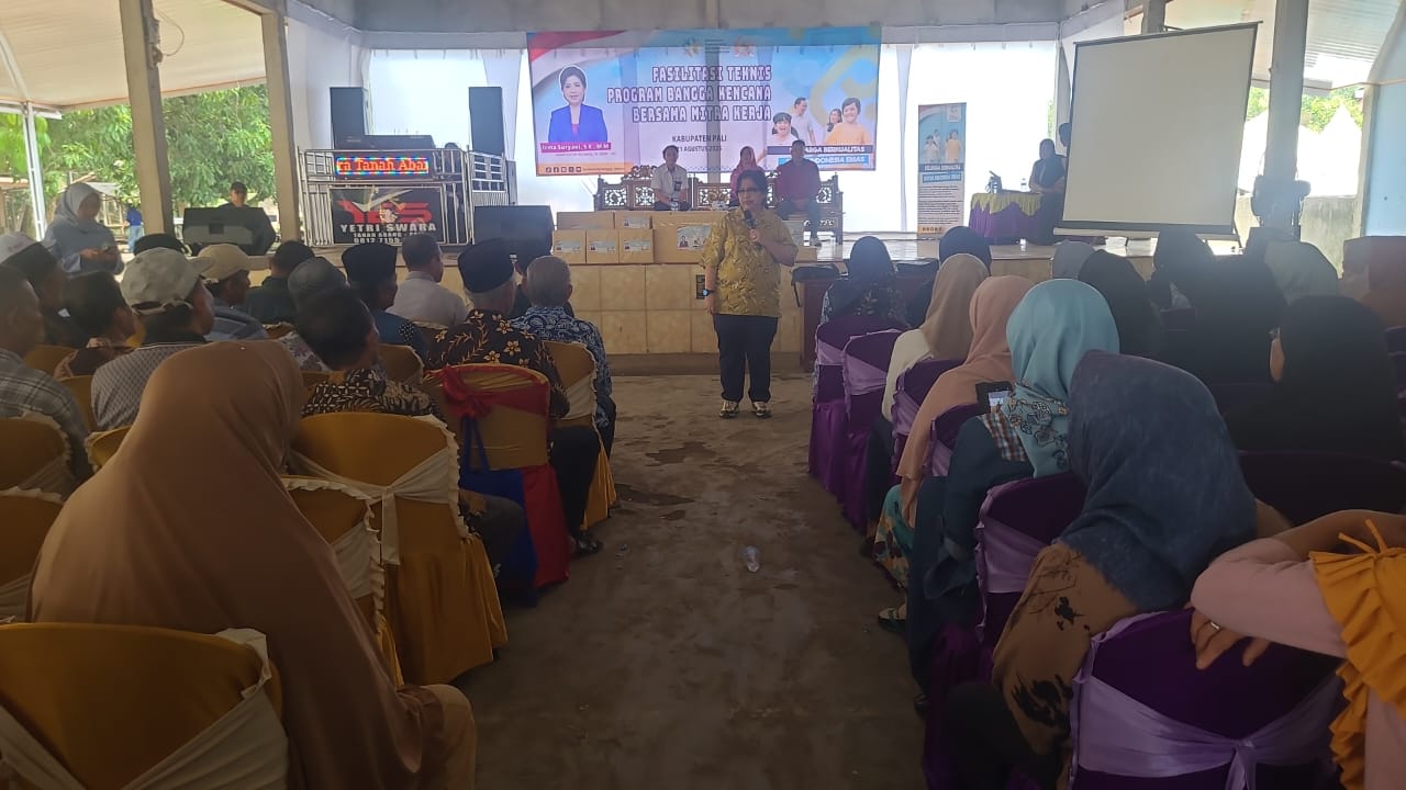Irma Suryani Sambangi Masyarakat Pali, Fasilitasi Teknis Program Bangga Kencana Bersama Mitra Kerja