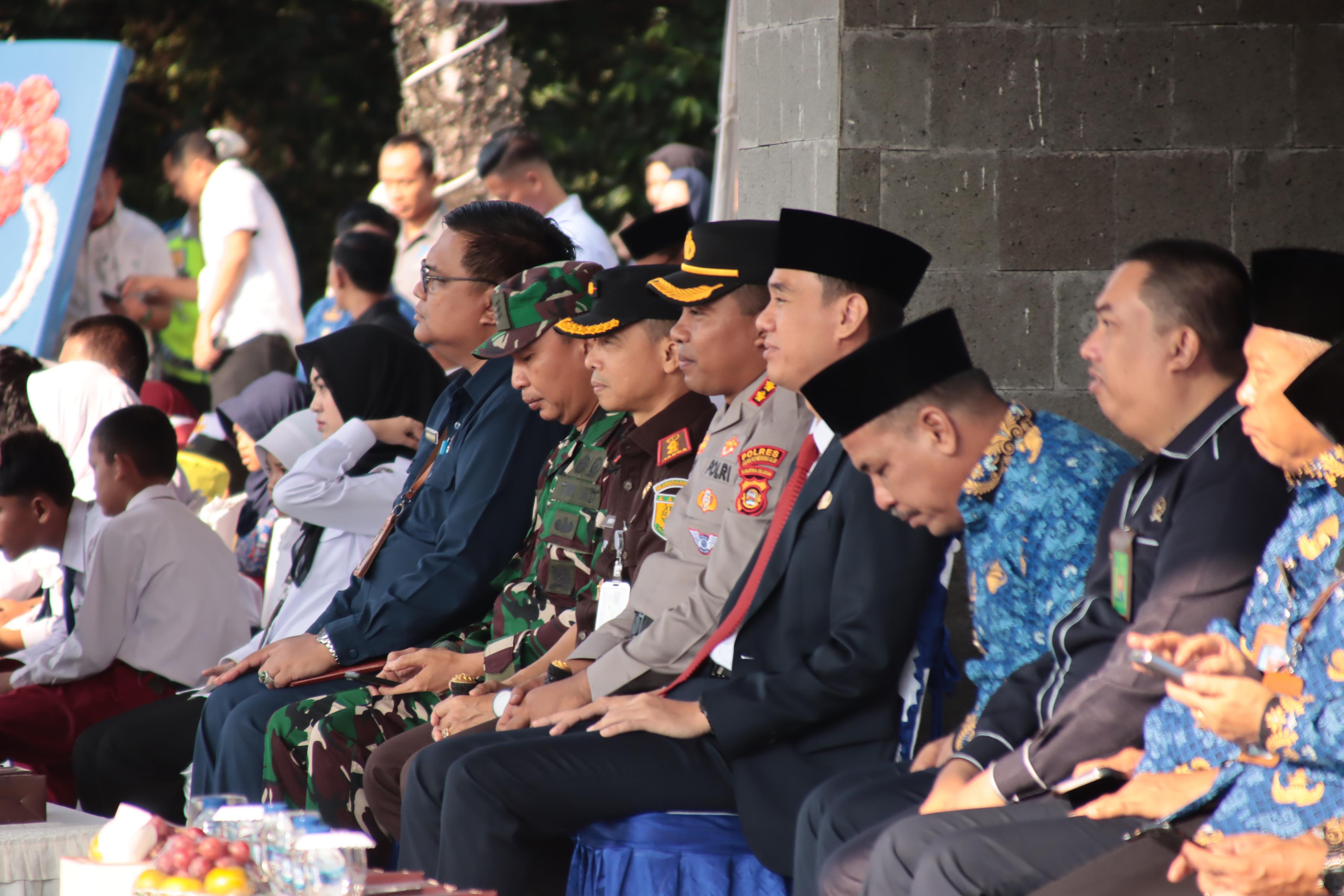 Kapolres OKI Dukung Penguatan Pelayanan Publik dan Pendidikan di Peringatan Hari Otda-Hardiknas