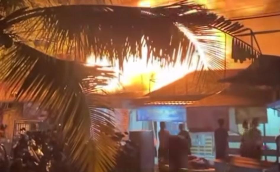 Bangun Waktu Subuh Warga Kertapati Palembang Ini Kaget Api Sudah Membesar, 4 Rumah Hangus Terbakar