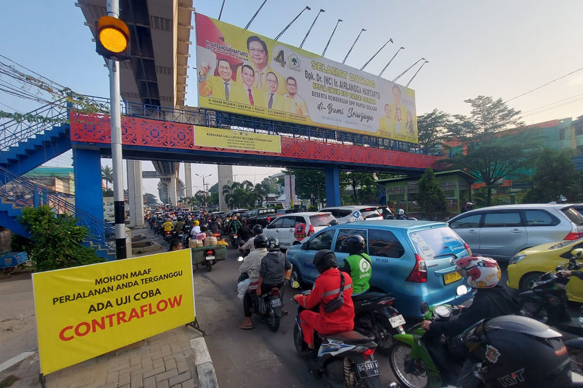 Pemkot Palembang Tertibkan Parkir Liar Depan SD Muhammadiyah, Mobil Siap Diderek!