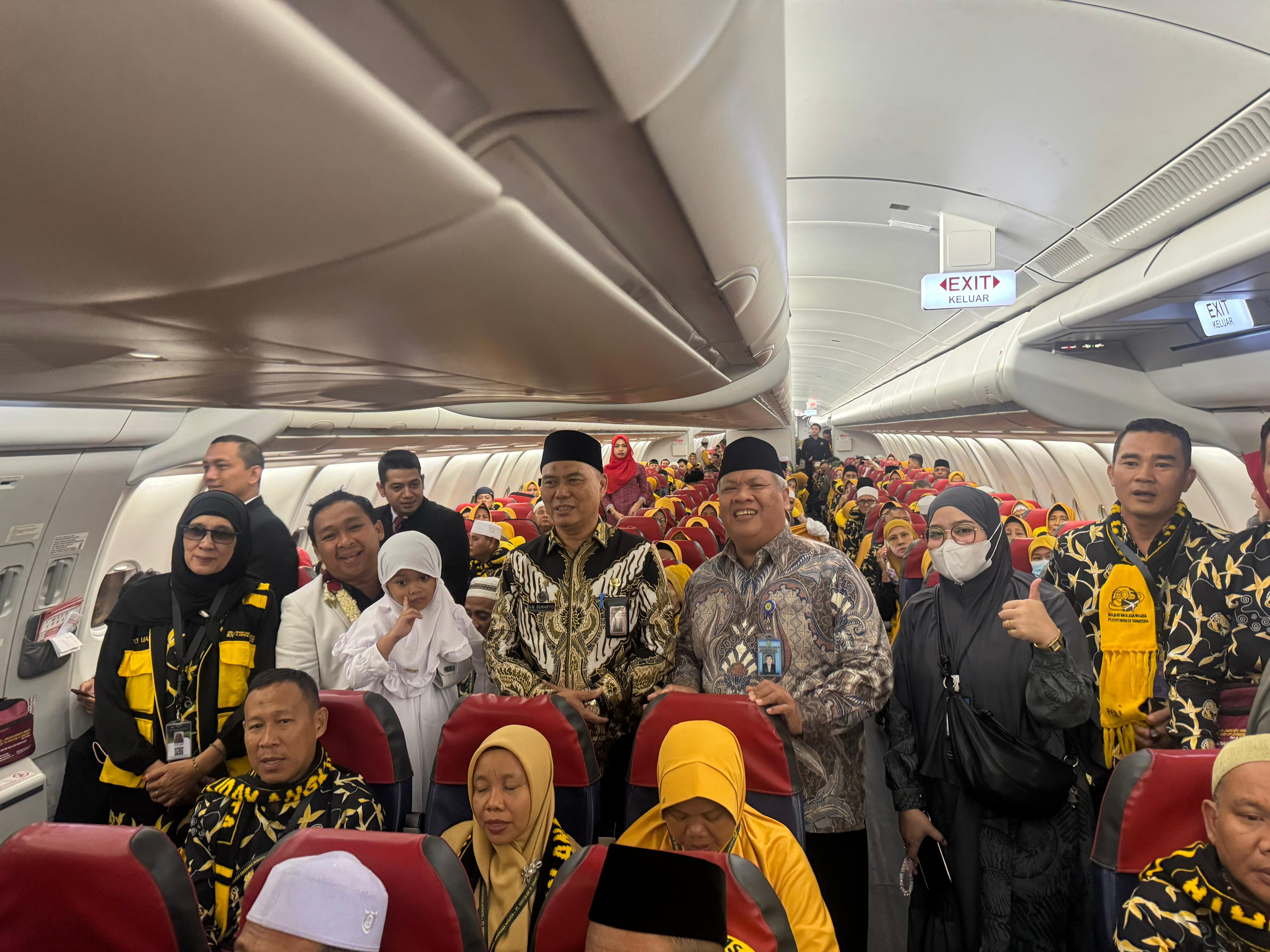 Pelepasan Perdana 433 Jemaah Umroh 1447 Hijiriah dari Holiday Angkasa Wisata, Langsung Palembang Madinah