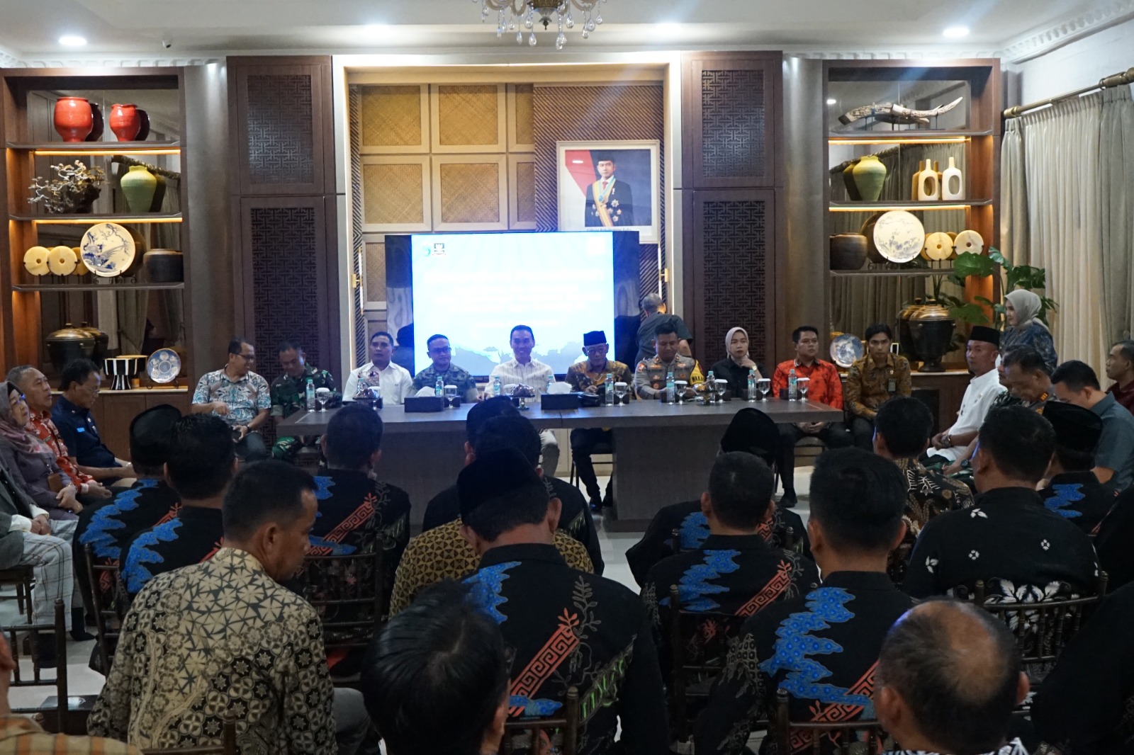 Kades Lempuing OKI Dikeroyok Oknum Anggota Berakhir Damai