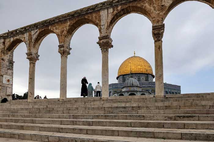 Menteri Inggris Salat di Masjid Al-Aqsa, Tegaskan Komitmen Perindungan Tempat Suci