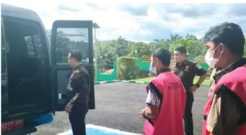 Kades dan Bendahara Desa Arang  Sapat Seluma Ditahan