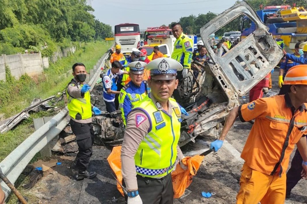 Tragis! Kecelakaan Beruntun di Tol Cikampek KM 58, 9 Orang Meninggal Dunia, Ini Penyebabnya