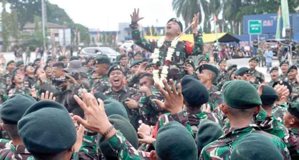 MANTAP! Panglima Kodam II Sriwijaya Pimpin Penyambutan Satgas Pamtas RI PNG 