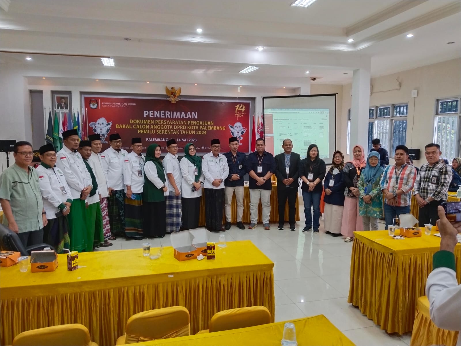 Daftarkan Bacaleg, Pengurus PKB Palembang Kompak Pakai Sarung