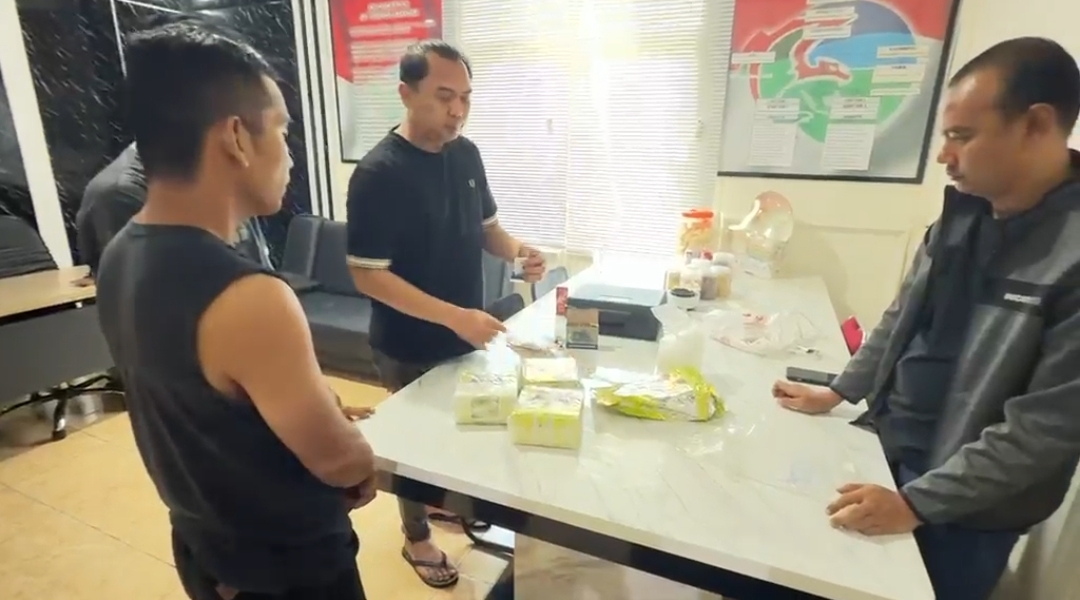 WAW, 4,2 Kg Sabu Digagalkan di Lintas Sumatera, Dua Kurir Ditangkap Satresnarkoba Polres Ogan Ilir 