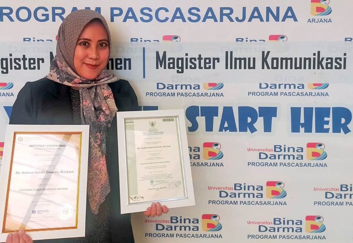 Semakin Mendunia! Dosen Ilmu Komunikasi S2 UBD Palembang Sukses Raih Dual Certification Public Relations