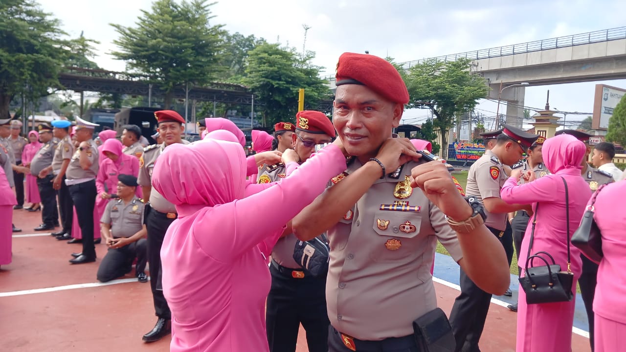 50 Perwira Polrestabes Palembang Naik Pangkat Bersama Ratusan Personel Lainnya, Reward untuk Pasangan 