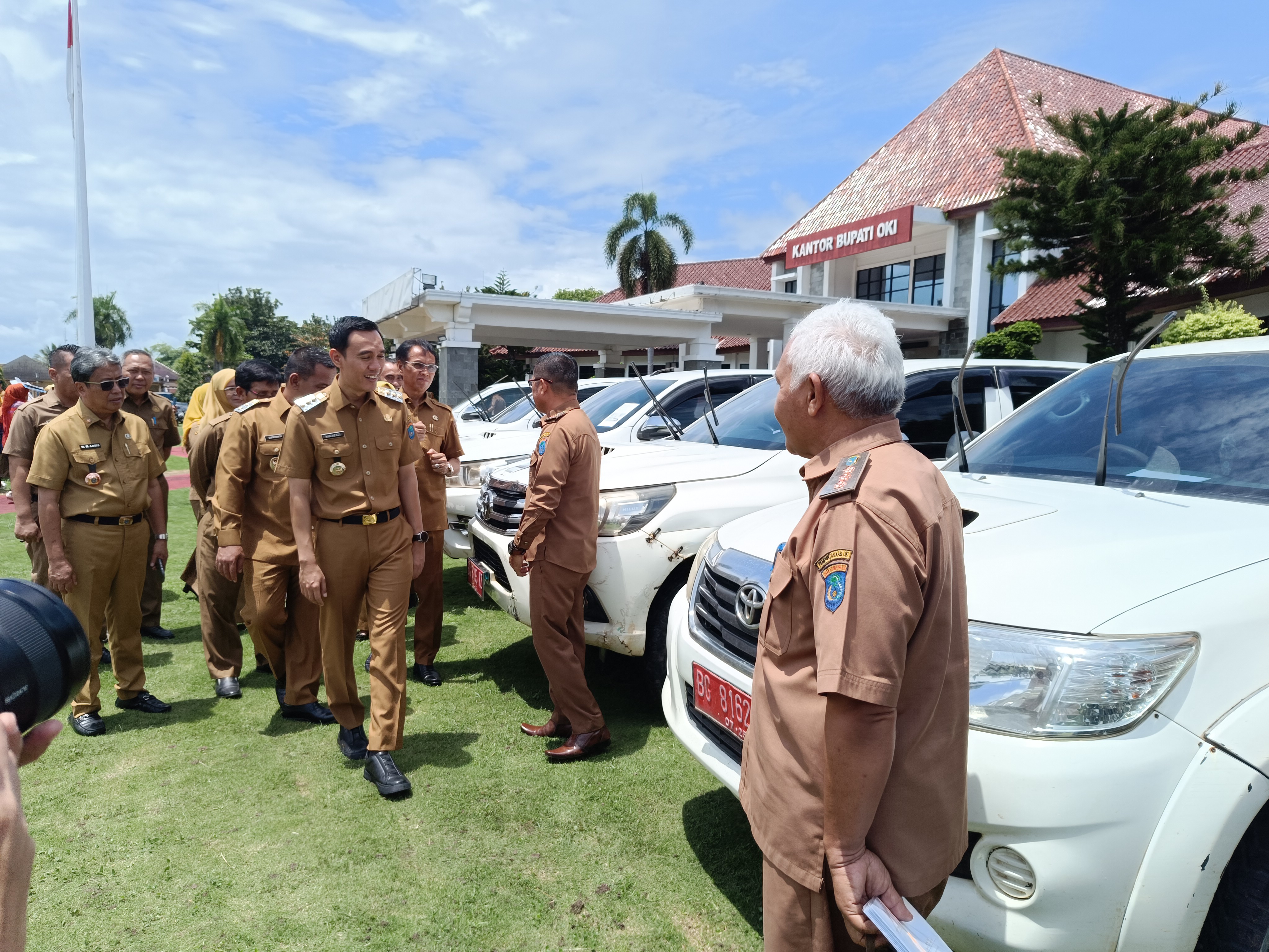 Ratusan Kendaraan Dinas Pemkab OKI Tidak Dihadirkan, Bupati OKI Lakukan Pengecekan