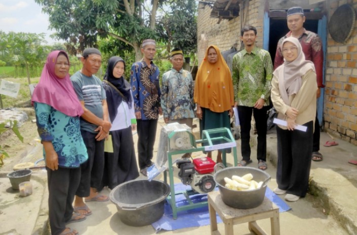 UM Palembang Sosialisasikan Teknologi Tepat Guna Industri Kerupuk Singkong di Desa Sumber Agung