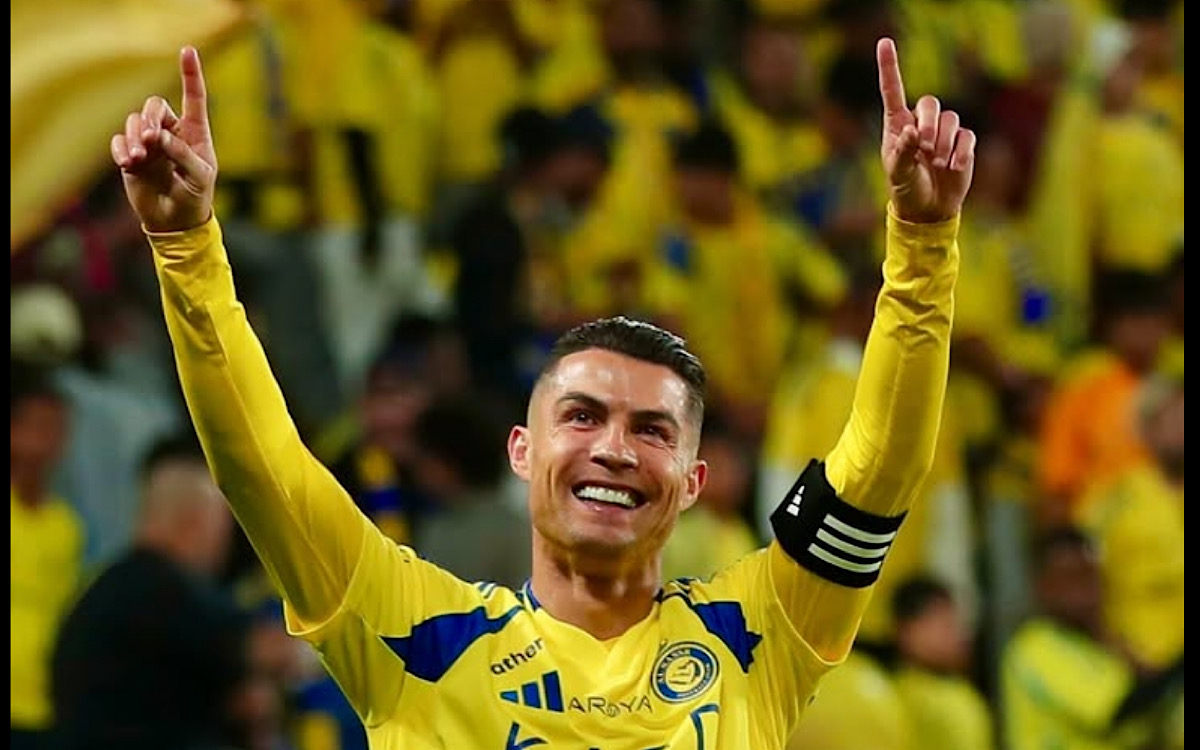 Ronaldo Dikabarkan ke NTT Besok, Isunya Kenceng Banget Sampai Line Up CR7 di Al Nassr Dicari Netizen