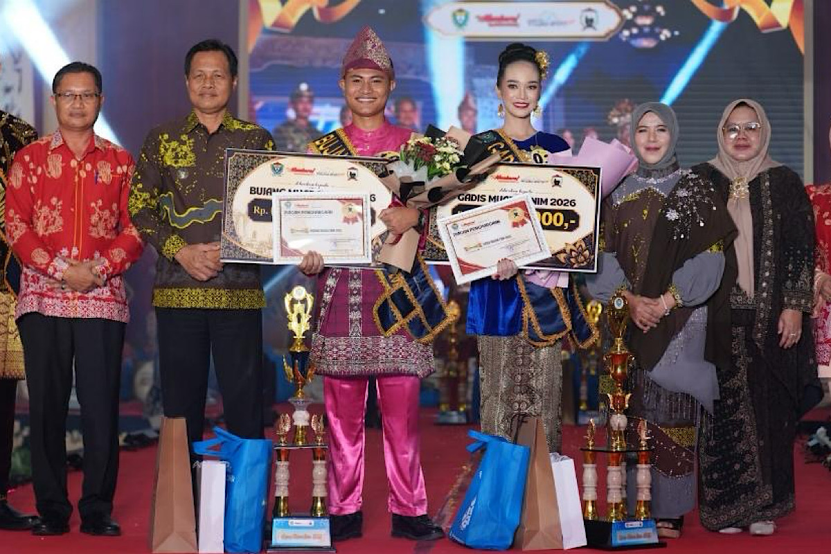 Raiyen dan Cece Menangkan Bujang dan Gadis Muara Enim 