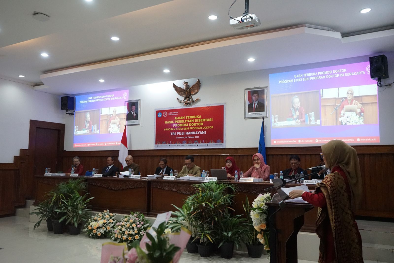 Tri Puji Handayani Raih Gelar Doktor Seni Termuda di Palembang, Raih Predikat Cumlaude Lewat Kajian Dulmuluk
