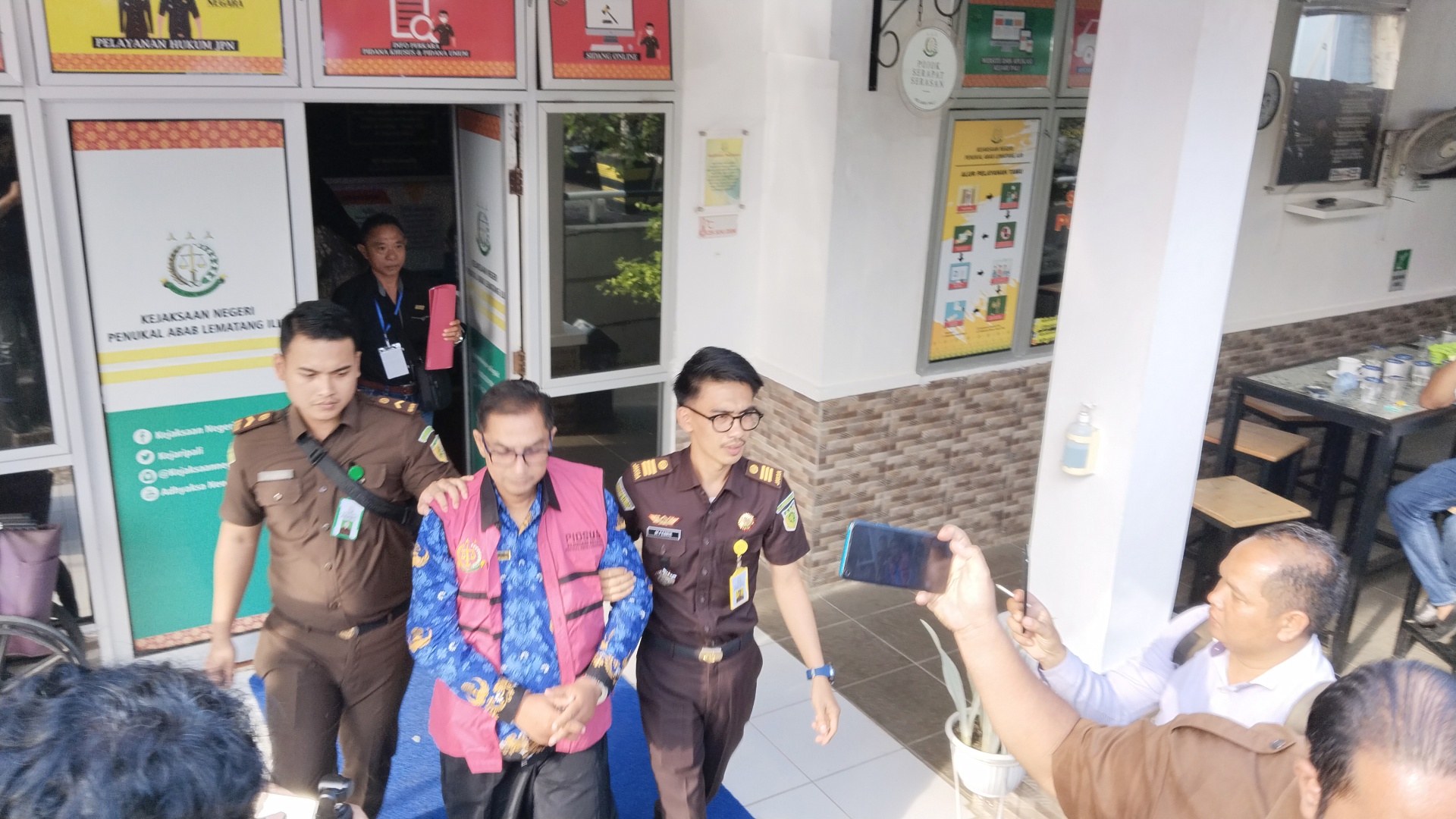 2 Mantan Kadinkes PALI Ditahan Kasus SPJ Fiktif Bantuan Operasional Kesehatan 