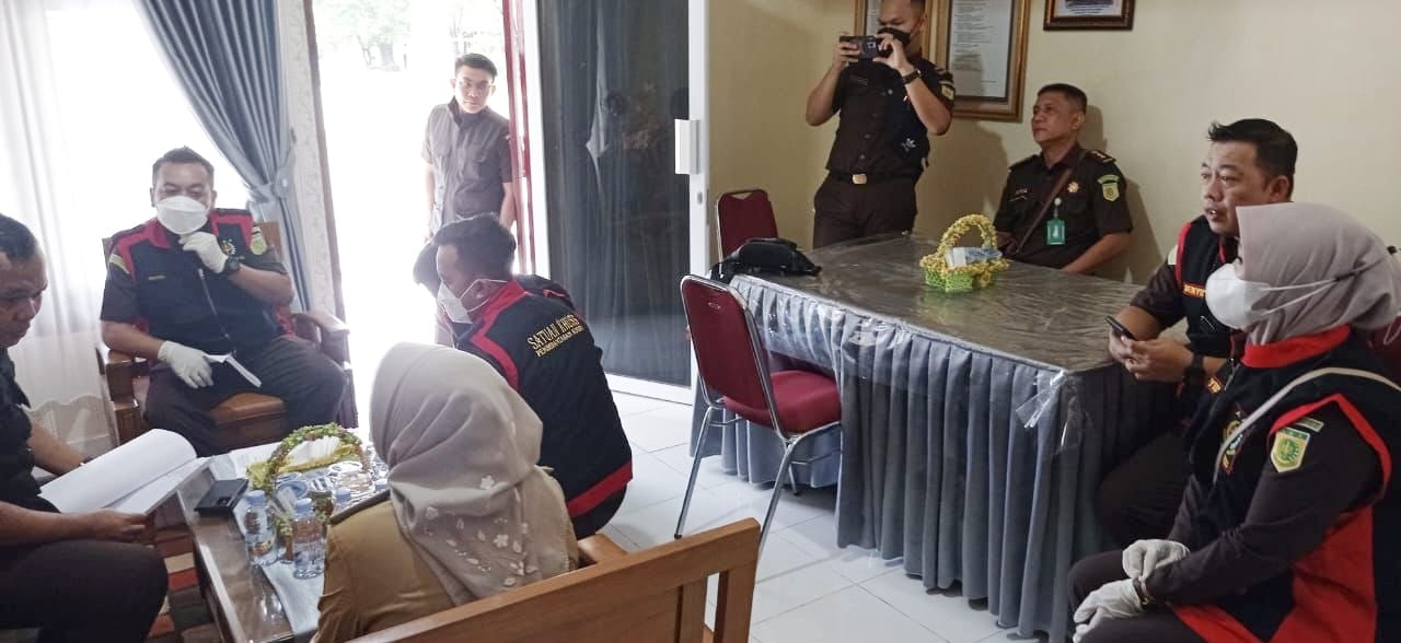 Cium Adanya Dugaan Korupsi Dana Komite Sekolah, SMA N 19 Digeledah Penyidik Kejari Palembang 