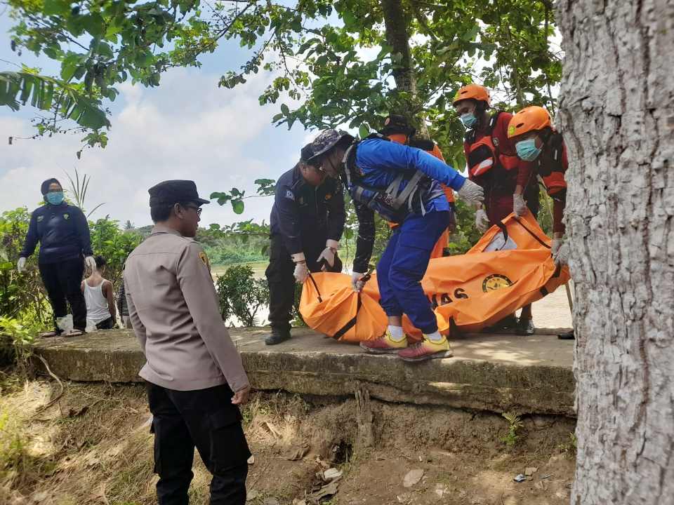 Mayat Laki-Laki Mengapung Dekat Jerambah Setan Ogan Ilir Diduga Sopir Speedboat yang Tenggelam di OKI
