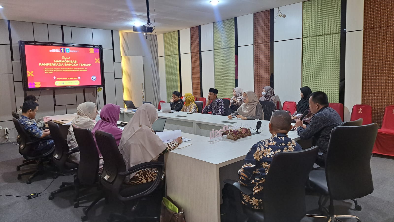 Kemenkum Babel Gelar Rapat Harmonisasi Ranperkada Kabupaten Bangka Tengah untuk Perkuat Kebijakan Daerah