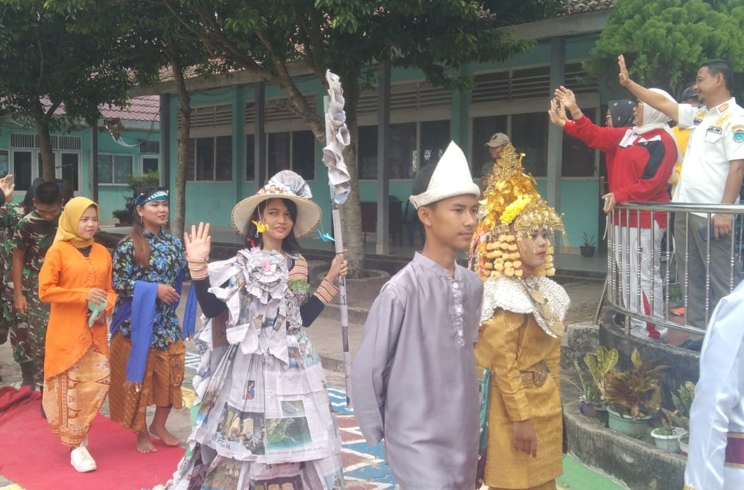 Kreatifitas Siswa SMAN 1 Tanjung Raja Tumpah di Karnaval HUT Ke-77 RI dan HAN