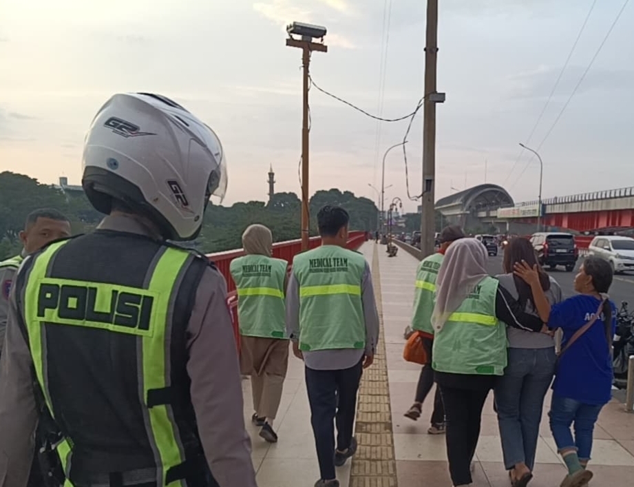 Layanan 110 Polda Sumsel Gagalkan Aksi Berbahaya di Jembatan Ampera
