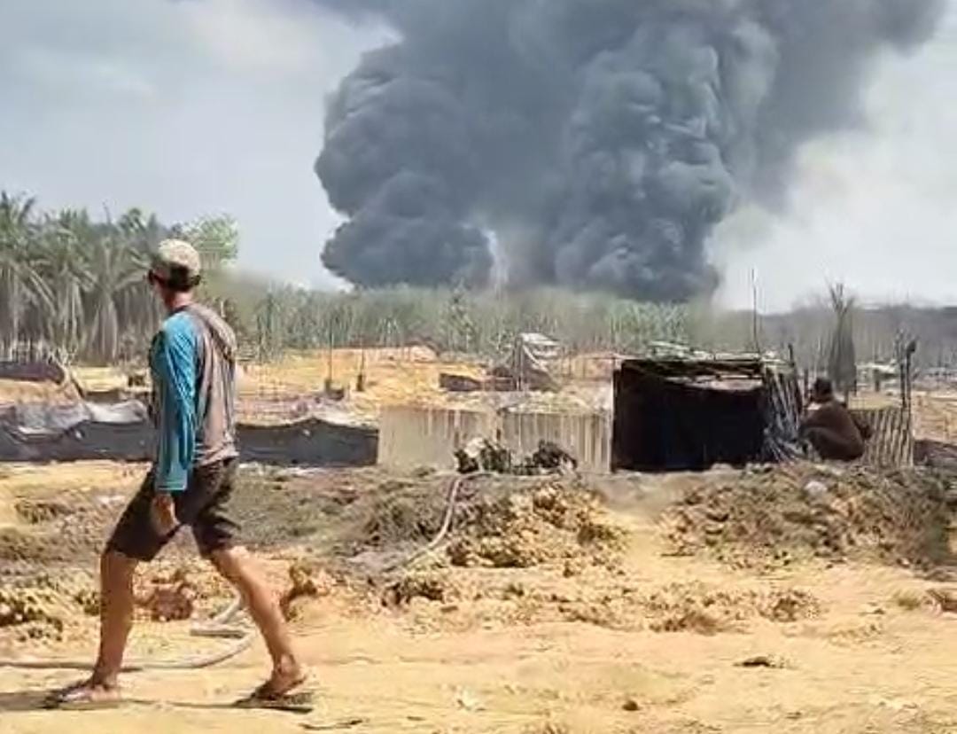 Lagi dan Lagi, Sumur Minyak Ilegal di Keluang Muba Kembali Terbakar dan Meledak