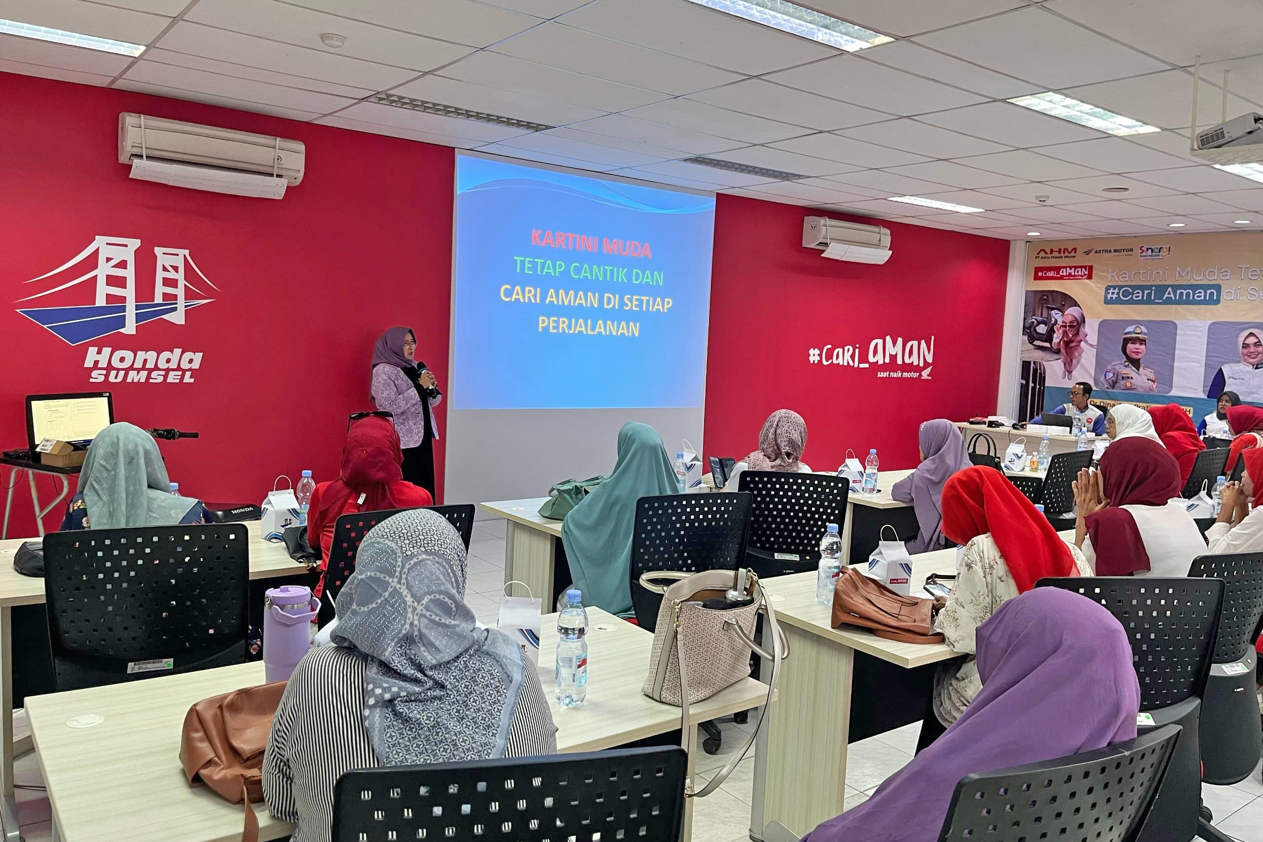 Kartini Masa Kini, Aman Berkendara dan Berdaya Bersama Astra Motor Sumsel