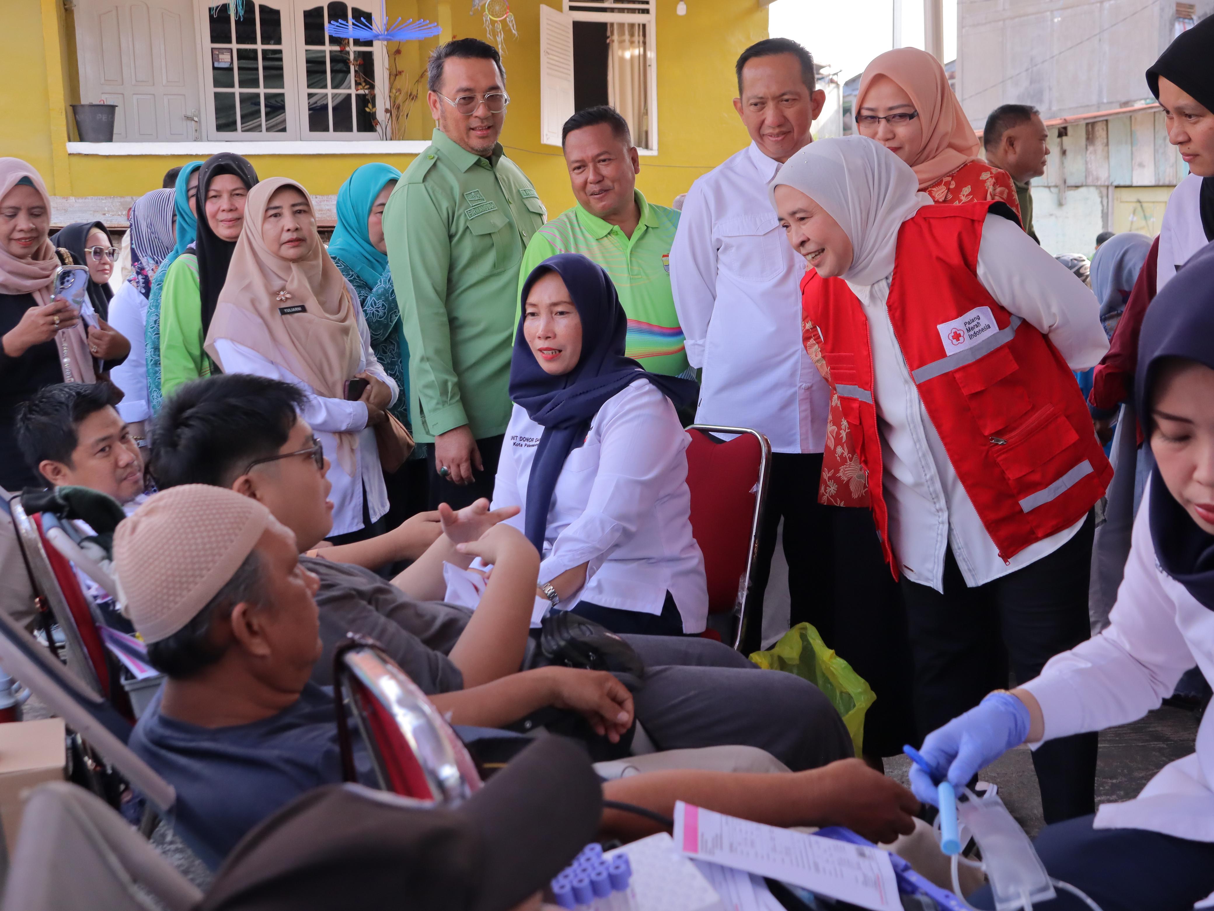 Semarak Hari Lansia, Dinsos dan PMI Palembang Gelar Donor Darah dan Beri Bantuan Sosial