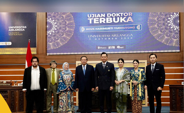 Penuh Haru, Menteri AHY Raih Gelar Doktor untuk Almarhumah Ibu Ani Yudhoyono