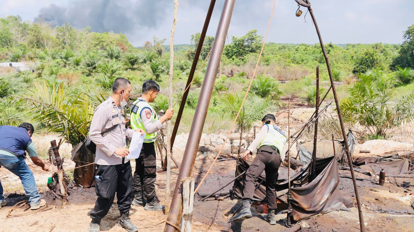 Tancap Gas! Satgas Gakkum Illegal Drilling dan Illegal Refinery Tutup 93 Sumur di Wilayah Musi Banyuasin 
