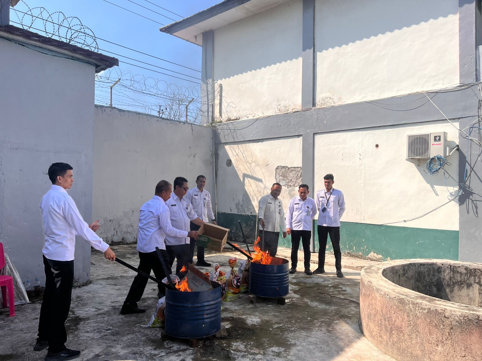 Puluhan Barang Terlarang Dimusnahkan, Lapas Tanjung Raja Ogan Ilir Tegaskan Komitmen Jaga Keamanan
