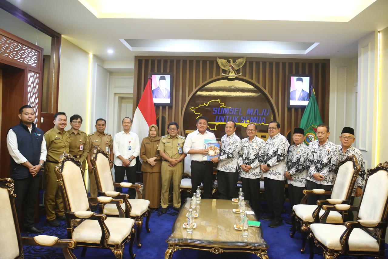 Herman Deru Didaulat Jadi Pembina PGRI Sumatera Selatan